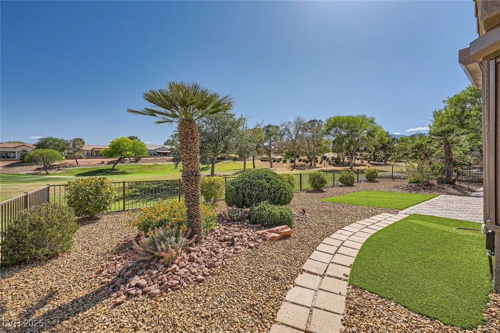10013 Hunter Springs, Las Vegas, NV 89134