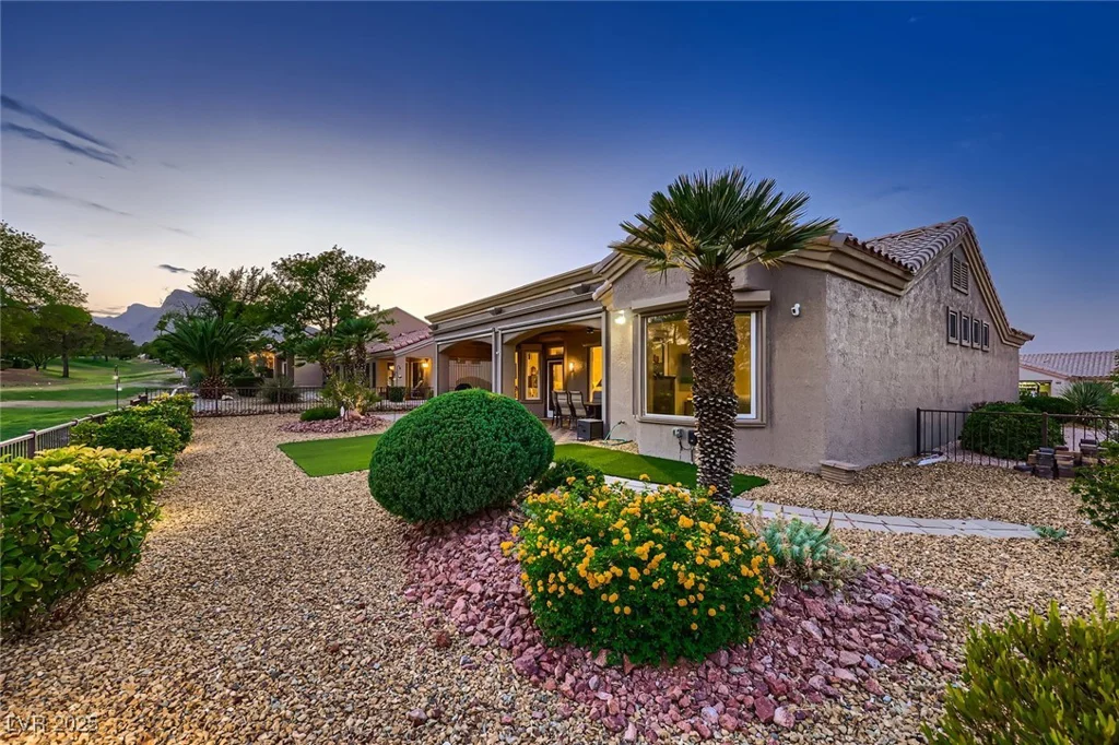 10013 Hunter Springs, Las Vegas, NV 89134