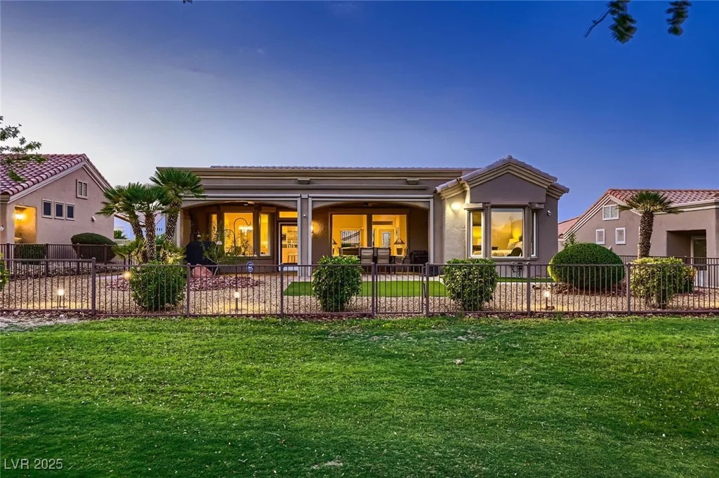 10013 Hunter Springs, Las Vegas, NV 89134