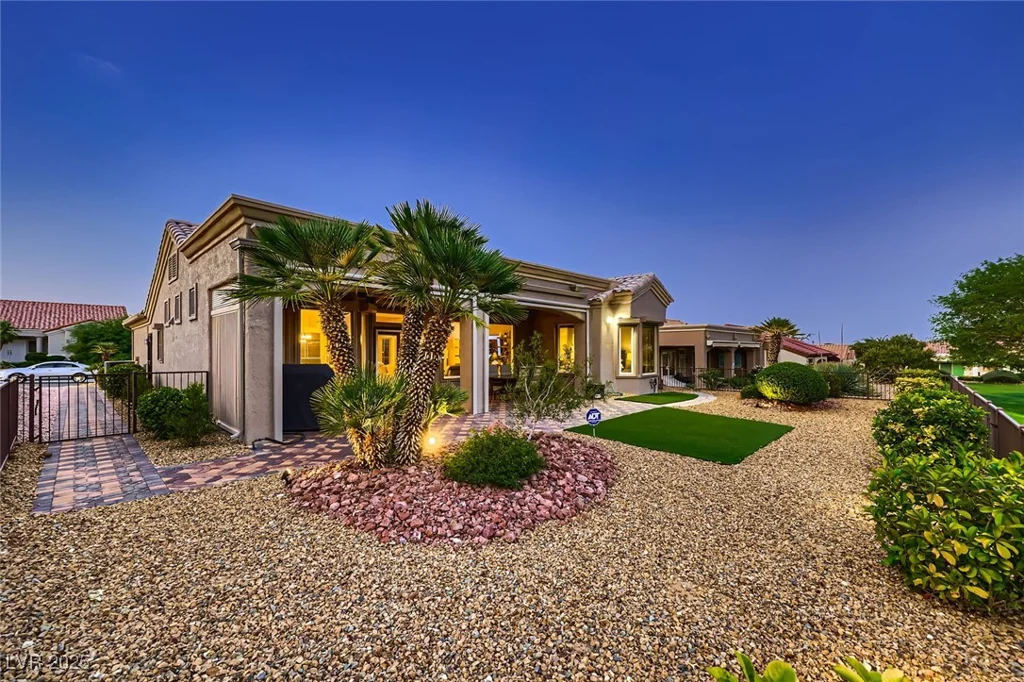 10013 Hunter Springs, Las Vegas, NV 89134