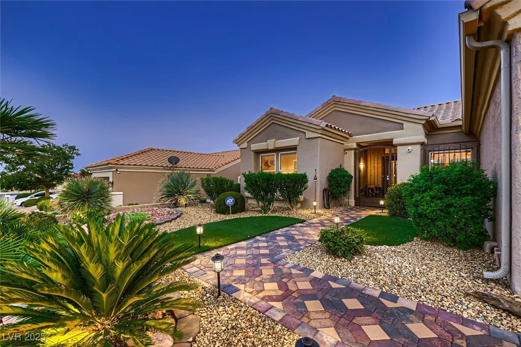 10013 Hunter Springs, Las Vegas, NV 89134