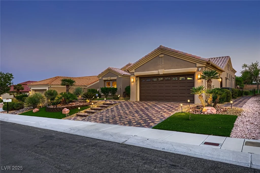 10013 Hunter Springs, Las Vegas, NV 89134