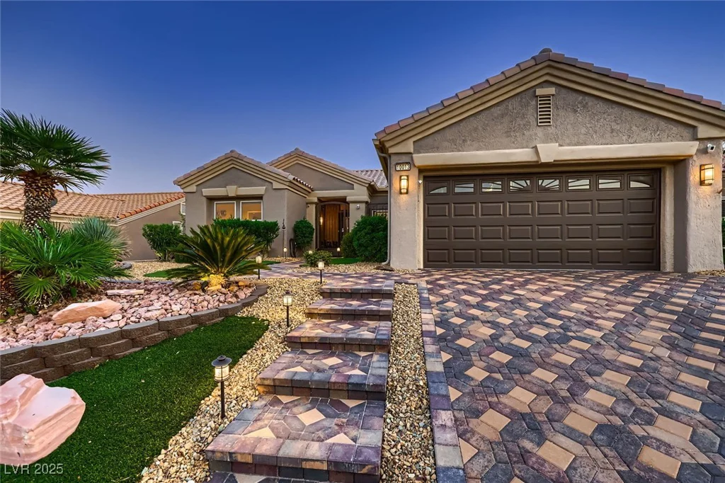 10013 Hunter Springs, Las Vegas, NV 89134