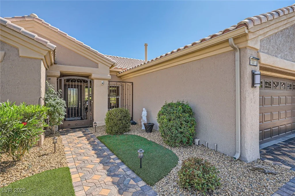 10013 Hunter Springs, Las Vegas, NV 89134