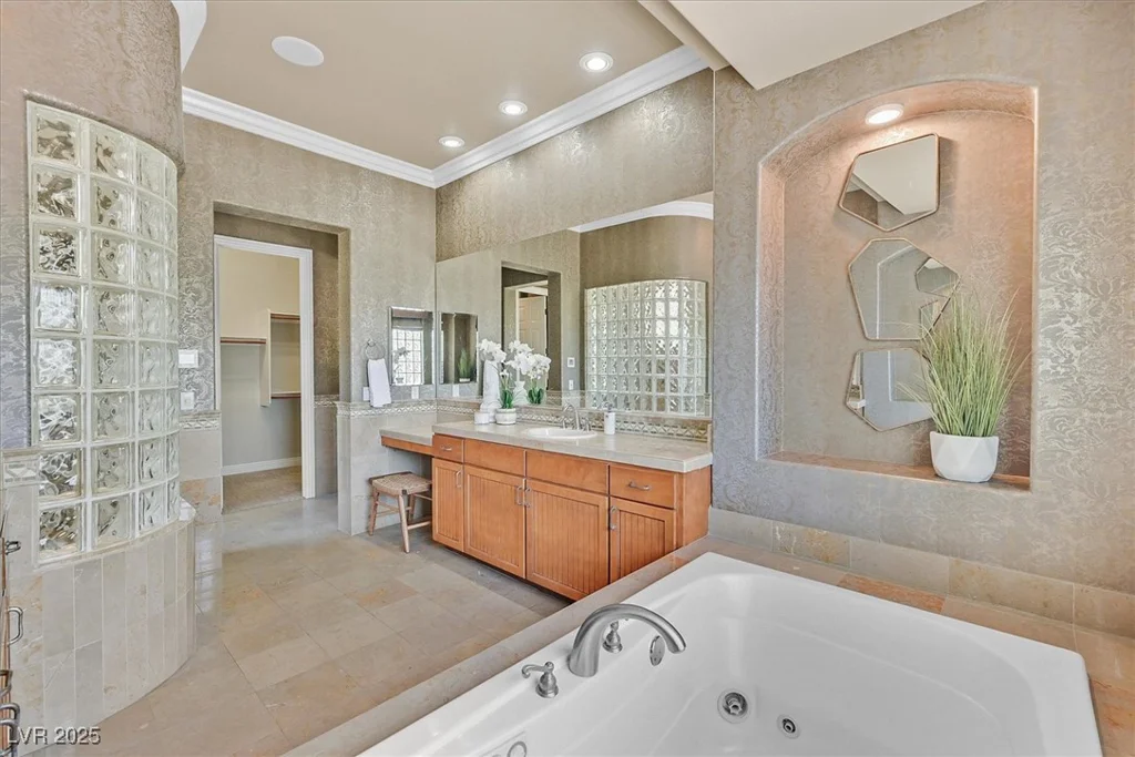 3000 Hammerwood, Las Vegas, NV 89135