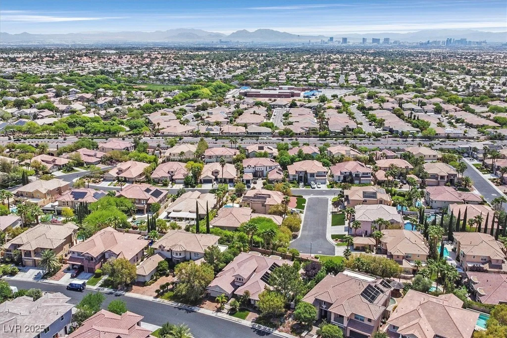 3000 Hammerwood, Las Vegas, NV 89135