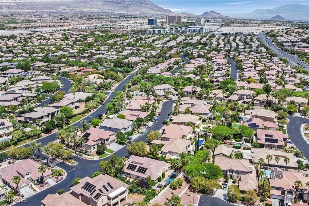 3000 Hammerwood, Las Vegas, NV 89135