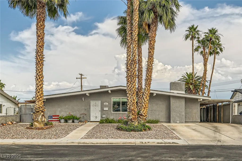 5217 Champions, Las Vegas, NV 89142