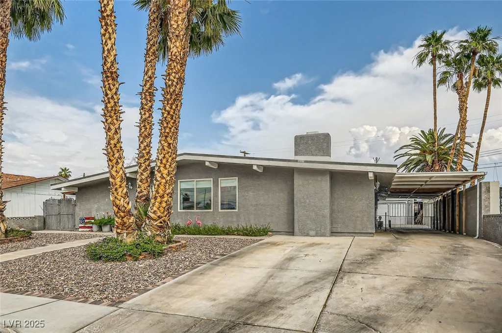 5217 Champions, Las Vegas, NV 89142
