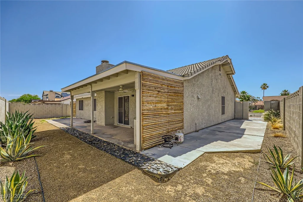335 Simon Bolivar, Henderson, NV 89014