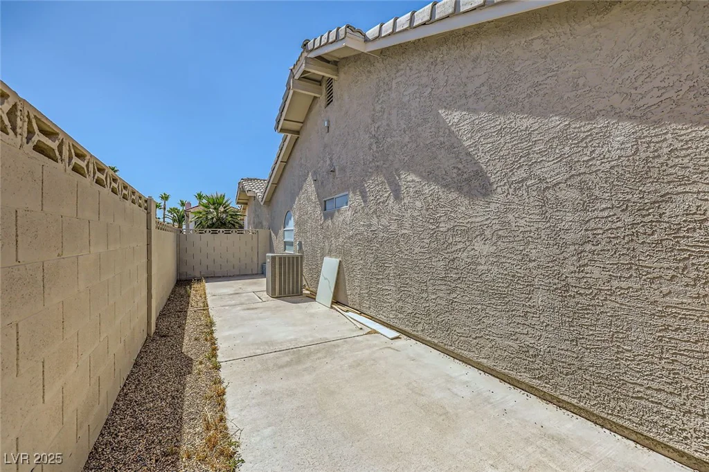 335 Simon Bolivar, Henderson, NV 89014