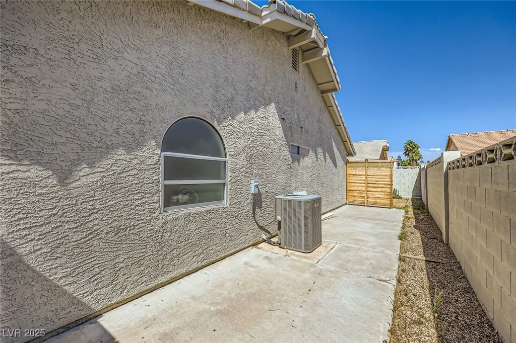 335 Simon Bolivar, Henderson, NV 89014