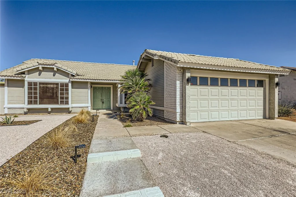 335 Simon Bolivar, Henderson, NV 89014