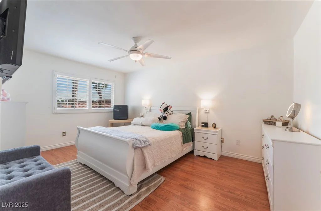 944 Angel Star, Las Vegas, NV 89145