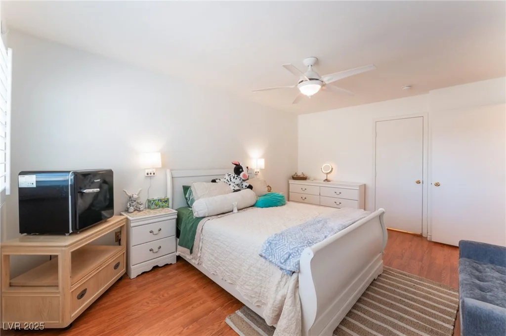 944 Angel Star, Las Vegas, NV 89145