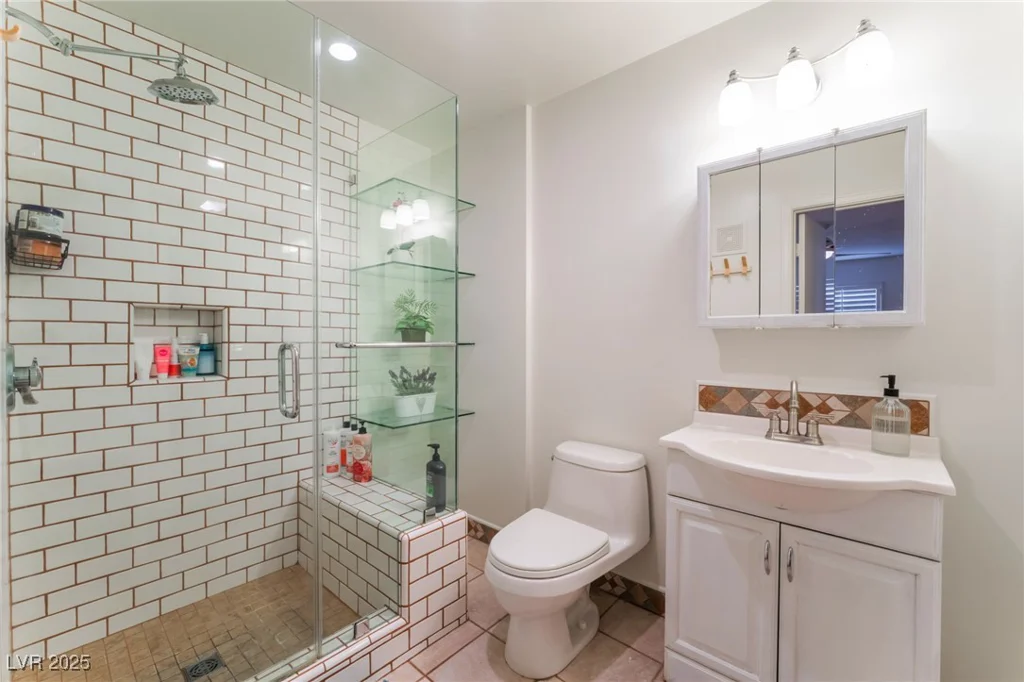 944 Angel Star, Las Vegas, NV 89145