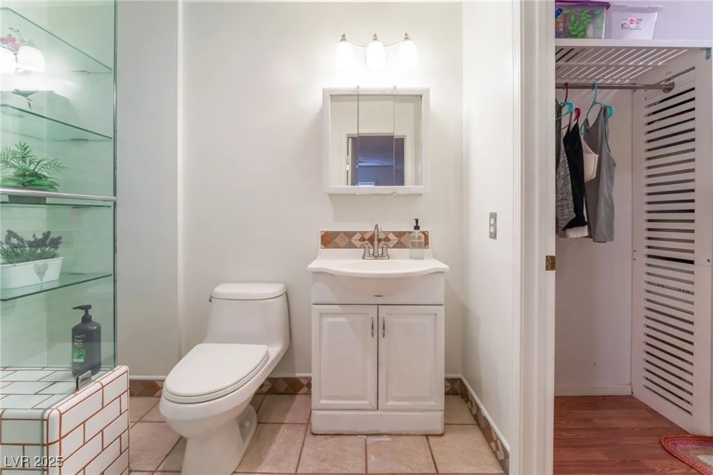 944 Angel Star, Las Vegas, NV 89145