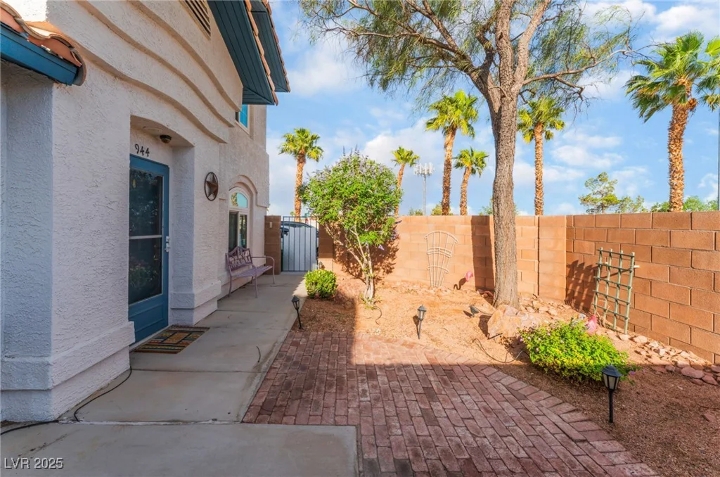 944 Angel Star, Las Vegas, NV 89145