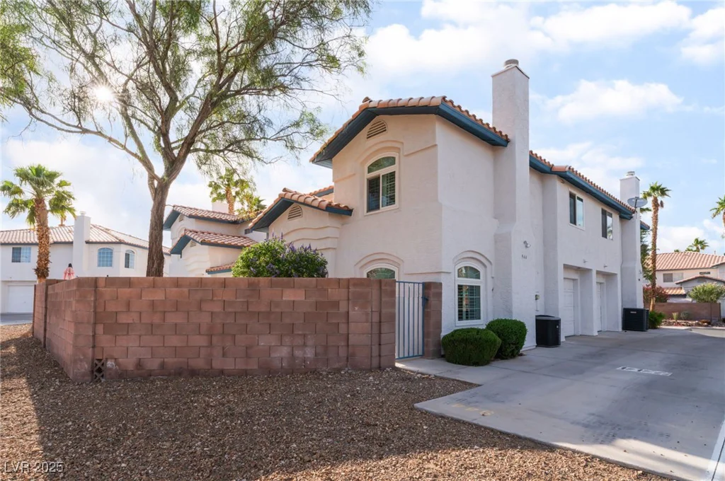 944 Angel Star, Las Vegas, NV 89145