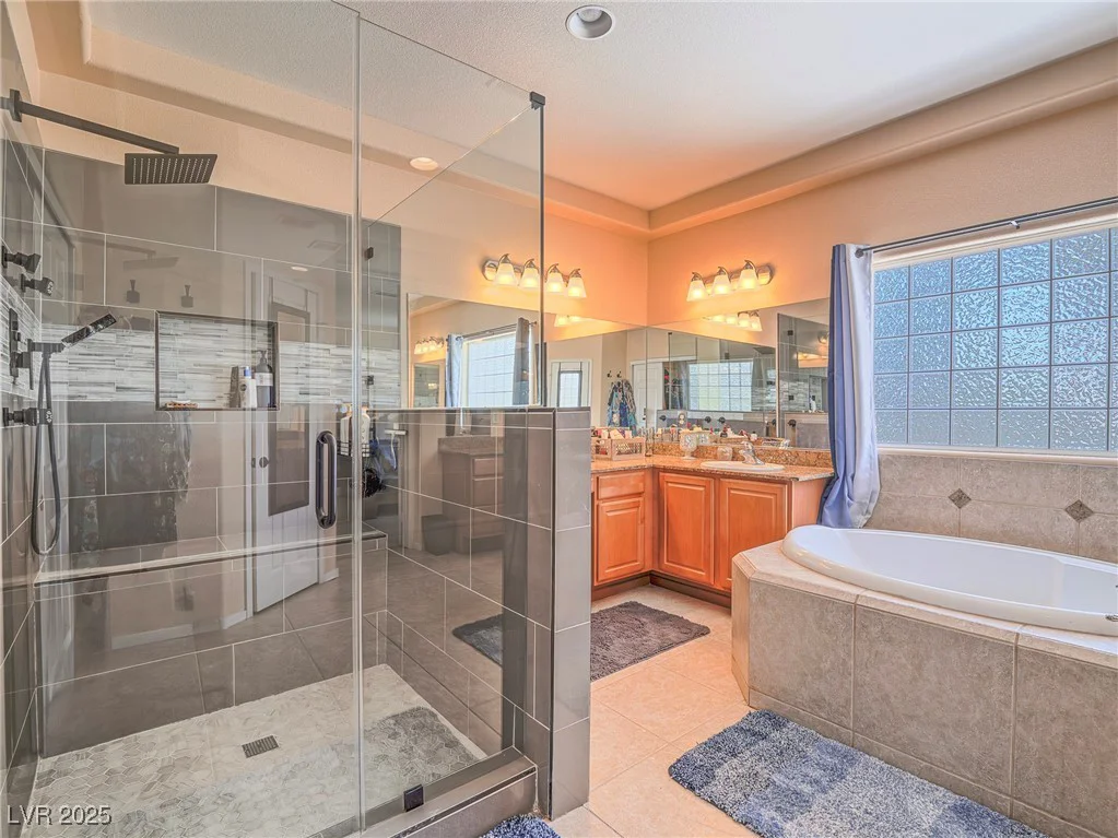 8106 Eagle Clan, Las Vegas, NV 89131