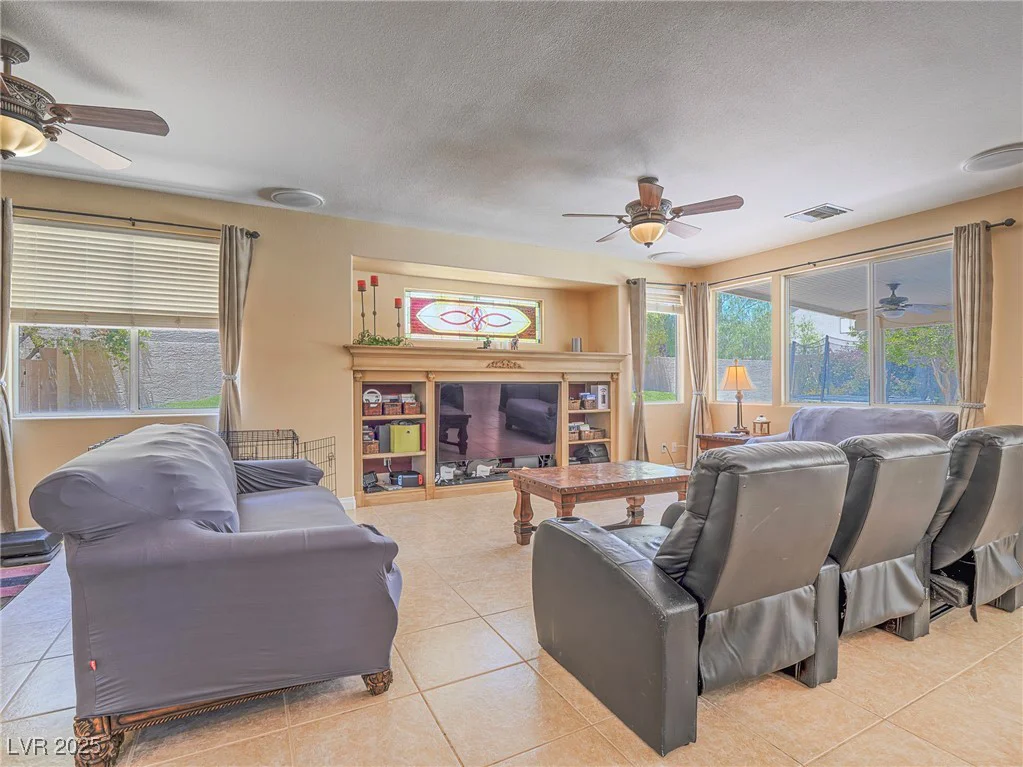 8106 Eagle Clan, Las Vegas, NV 89131