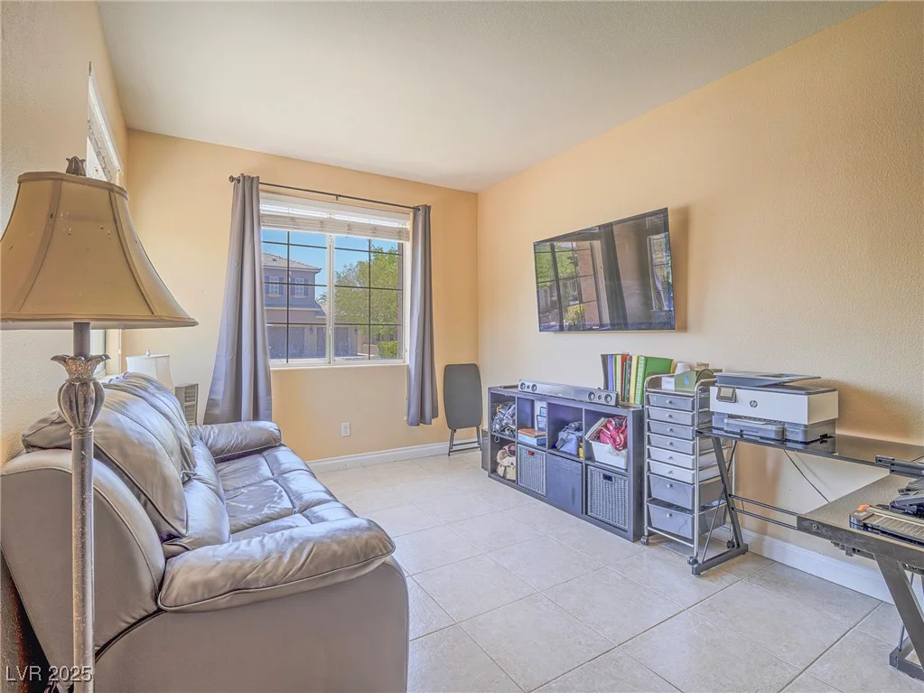 8106 Eagle Clan, Las Vegas, NV 89131