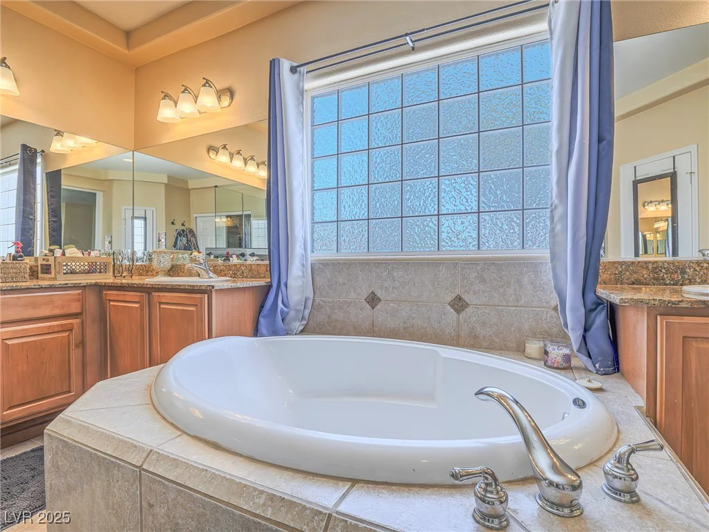 8106 Eagle Clan, Las Vegas, NV 89131