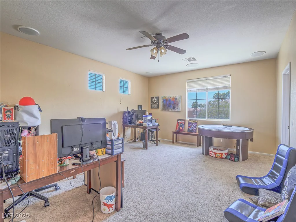 8106 Eagle Clan, Las Vegas, NV 89131