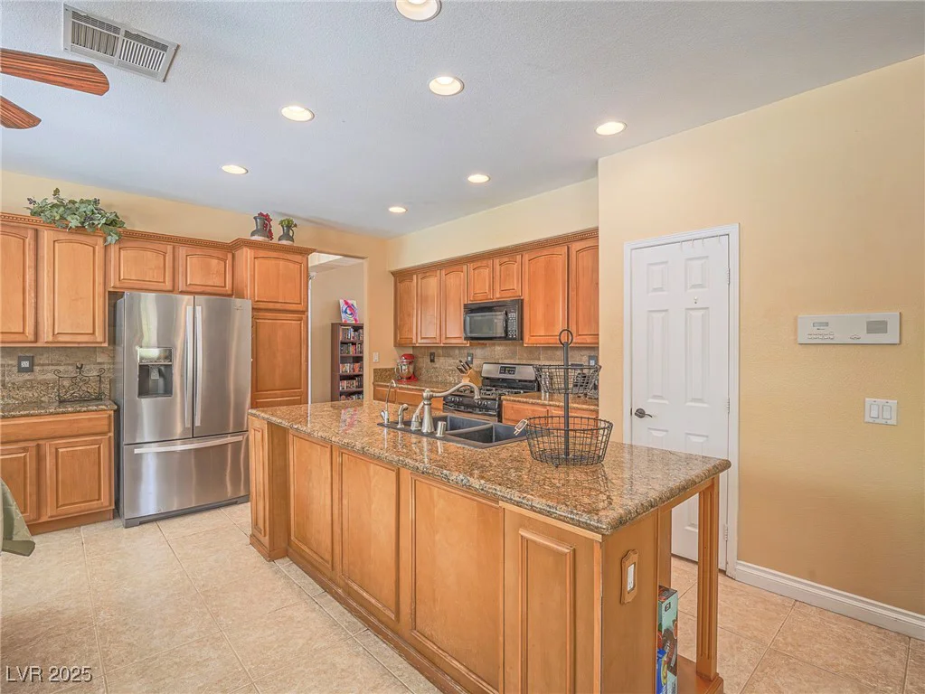 8106 Eagle Clan, Las Vegas, NV 89131
