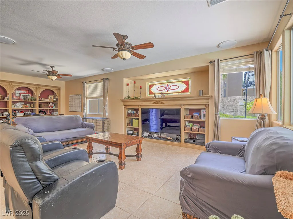 8106 Eagle Clan, Las Vegas, NV 89131