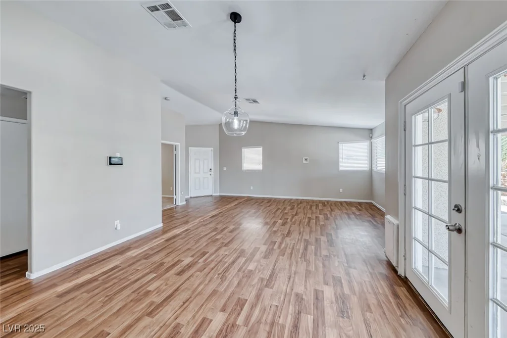 2103 Falcon Crest, North Las Vegas, NV 89031