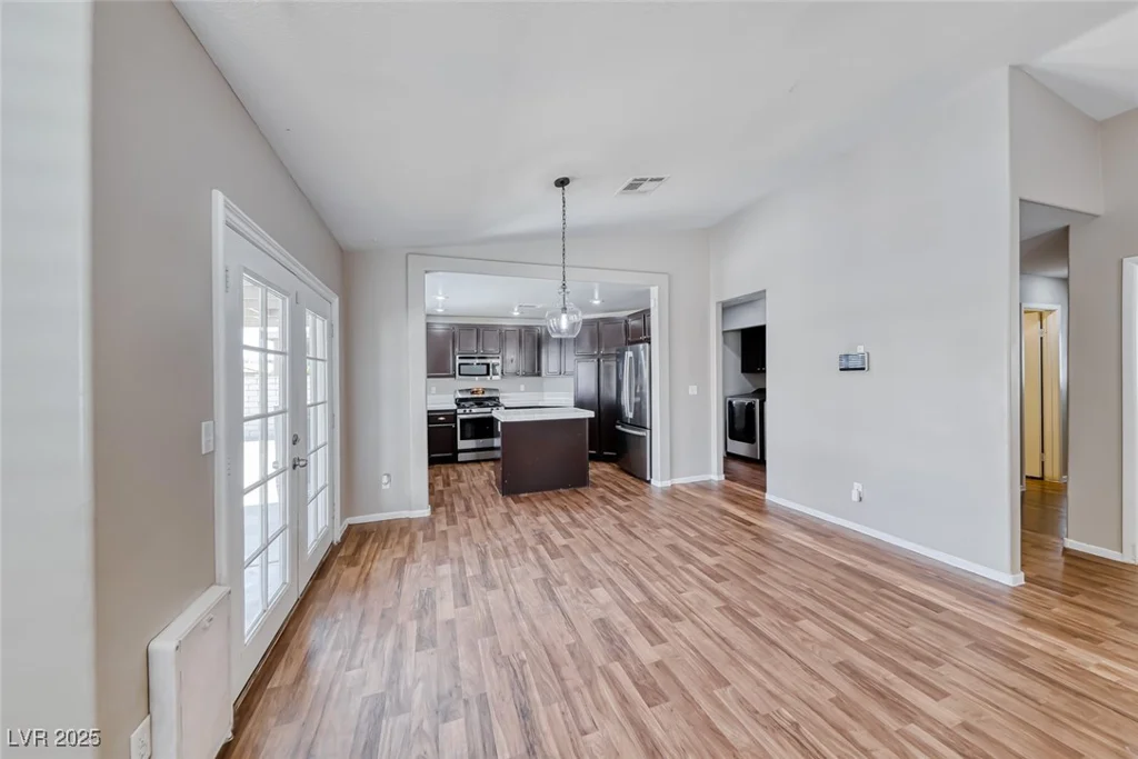 2103 Falcon Crest, North Las Vegas, NV 89031