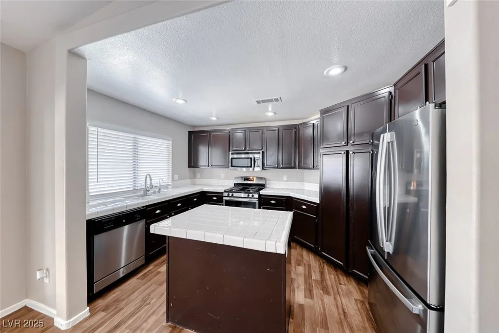 2103 Falcon Crest, North Las Vegas, NV 89031