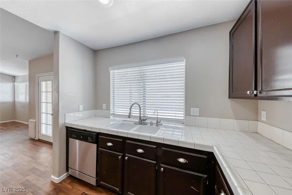 2103 Falcon Crest, North Las Vegas, NV 89031