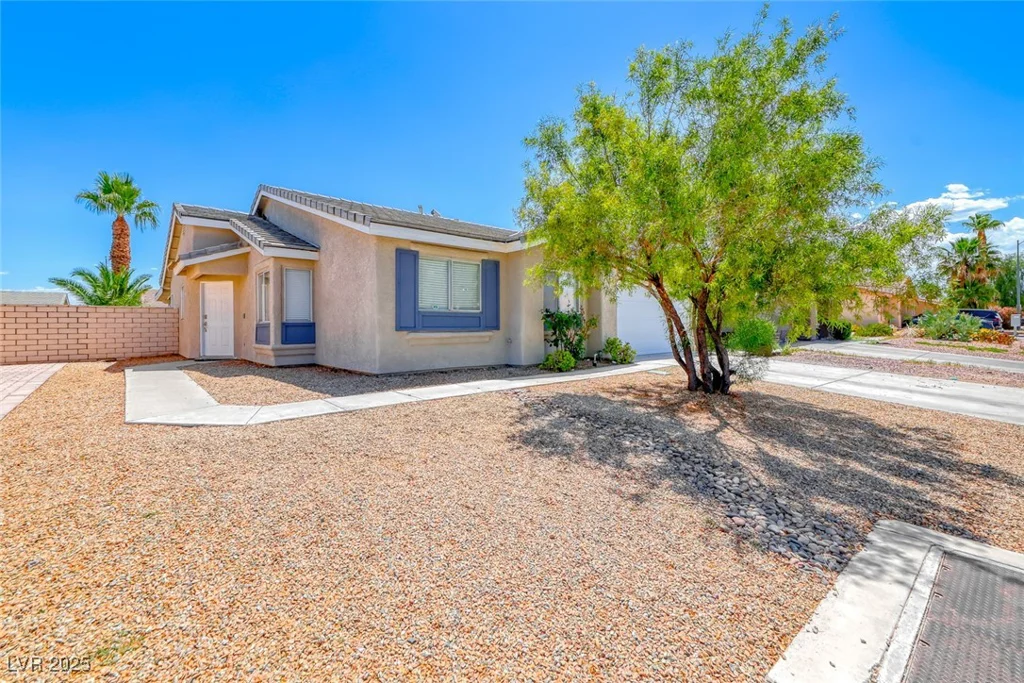 2103 Falcon Crest, North Las Vegas, NV 89031
