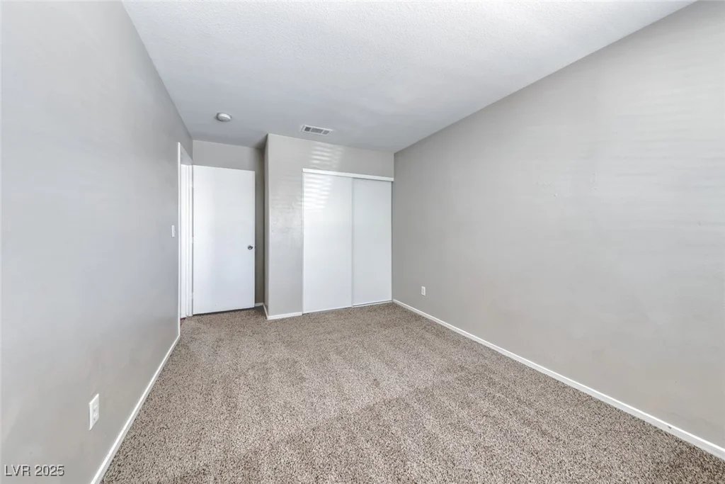 2103 Falcon Crest, North Las Vegas, NV 89031