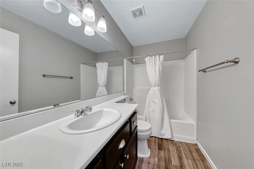 2103 Falcon Crest, North Las Vegas, NV 89031