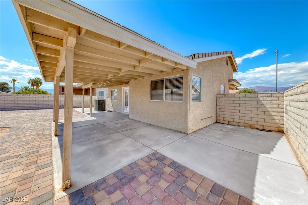 2103 Falcon Crest, North Las Vegas, NV 89031