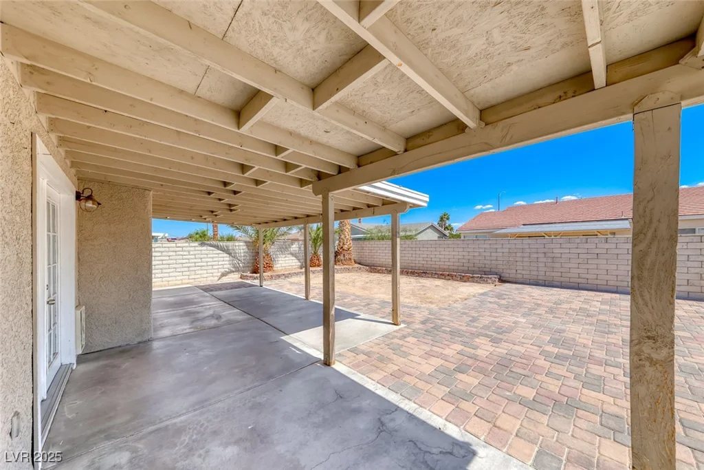 2103 Falcon Crest, North Las Vegas, NV 89031