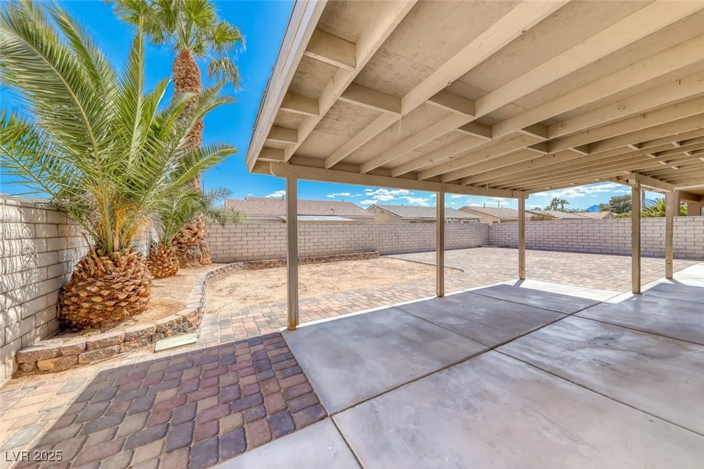 2103 Falcon Crest, North Las Vegas, NV 89031
