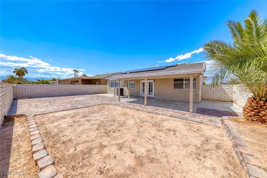 2103 Falcon Crest, North Las Vegas, NV 89031