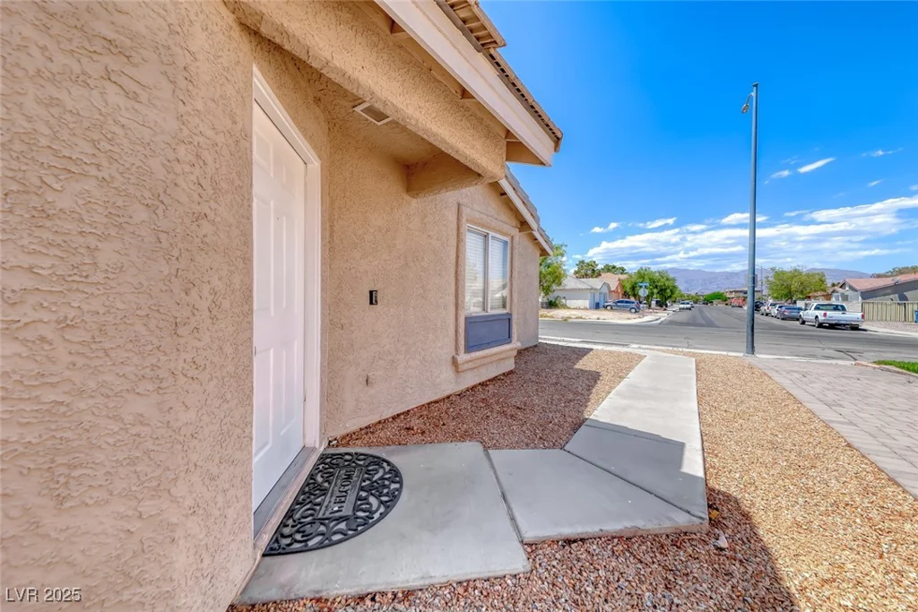 2103 Falcon Crest, North Las Vegas, NV 89031