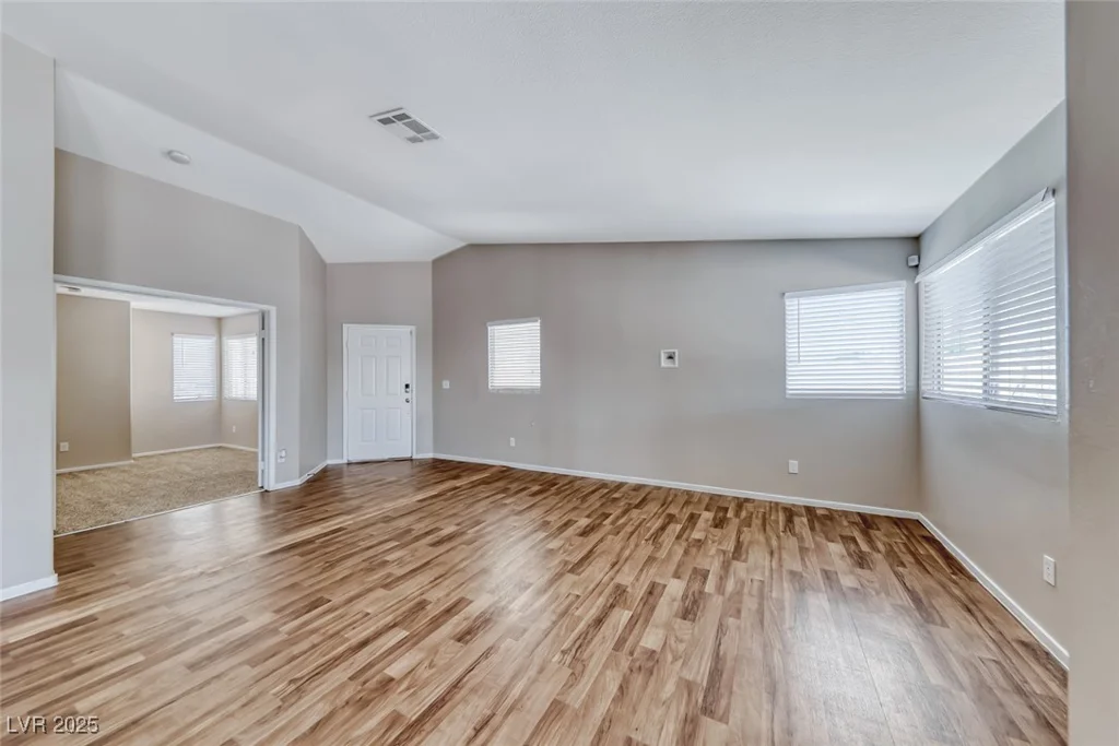 2103 Falcon Crest, North Las Vegas, NV 89031