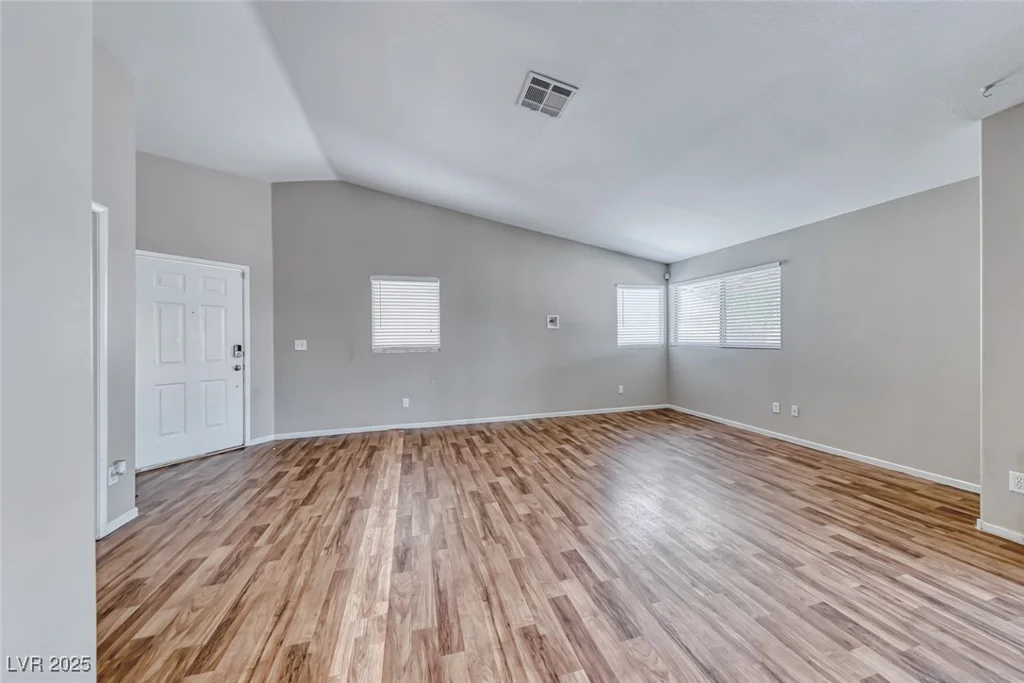 2103 Falcon Crest, North Las Vegas, NV 89031