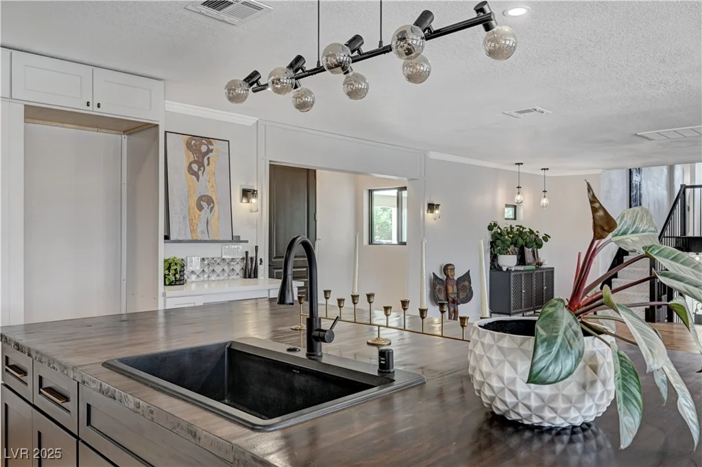 210 Longacres, Henderson, NV 89015