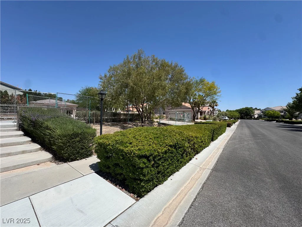 7360 Bachelors Button, Las Vegas, NV 89131