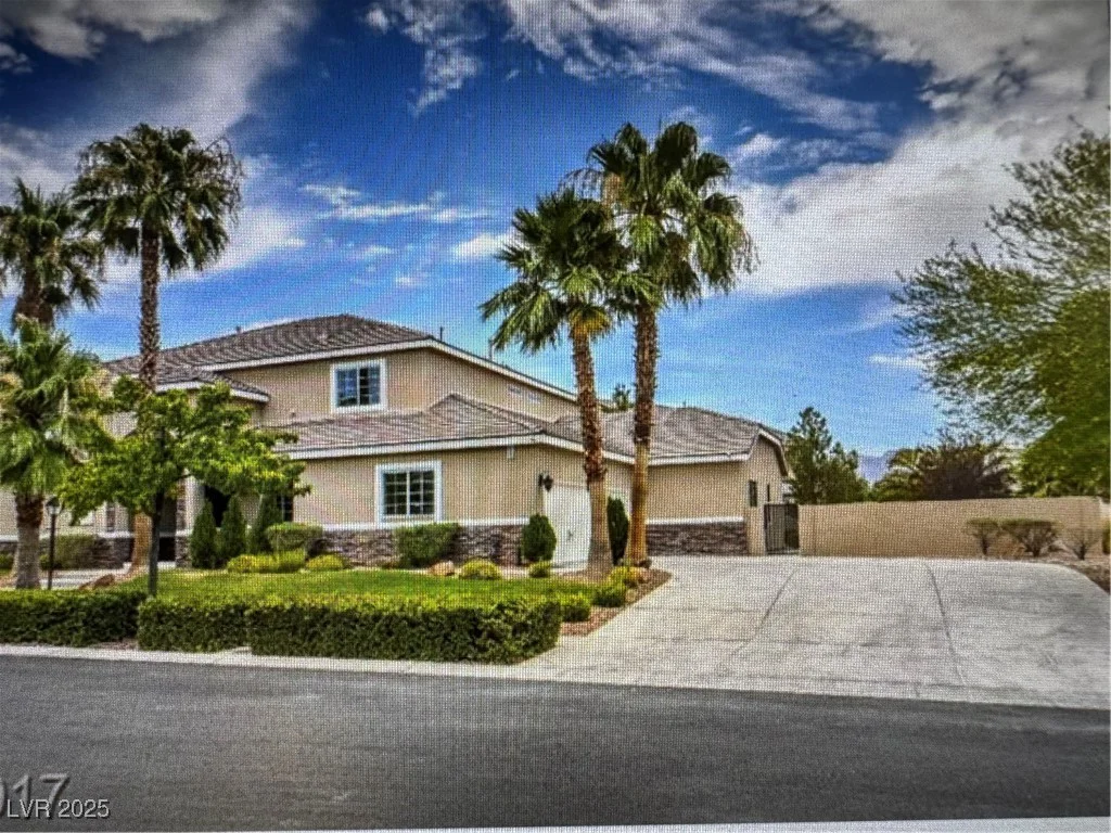 7360 Bachelors Button, Las Vegas, NV 89131