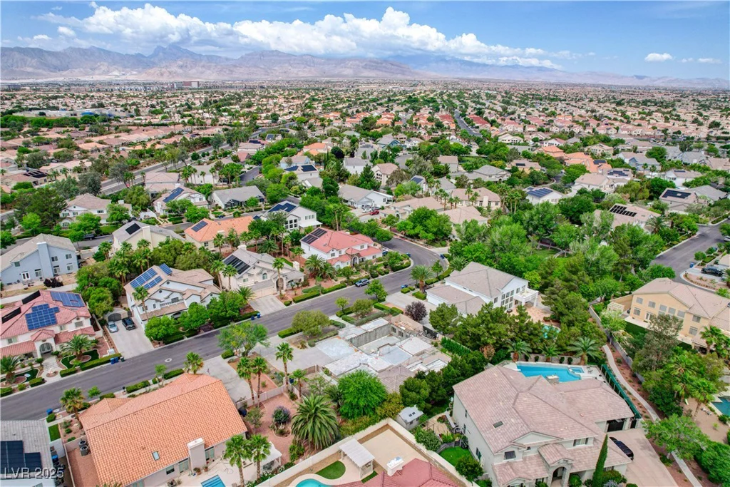 7360 Bachelors Button, Las Vegas, NV 89131