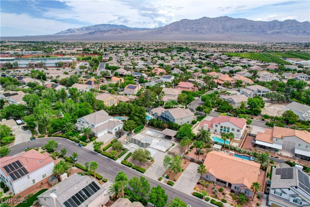 7360 Bachelors Button, Las Vegas, NV 89131