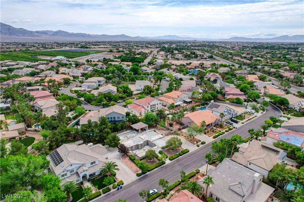 7360 Bachelors Button, Las Vegas, NV 89131